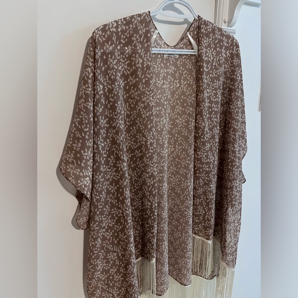 Flowy cardigan/shall - Picture 3 of 4